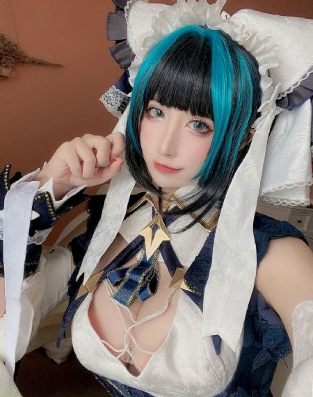 女法官