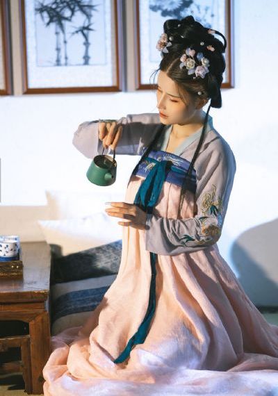 漂亮的女保姆