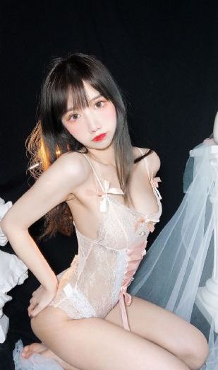 精品三级av